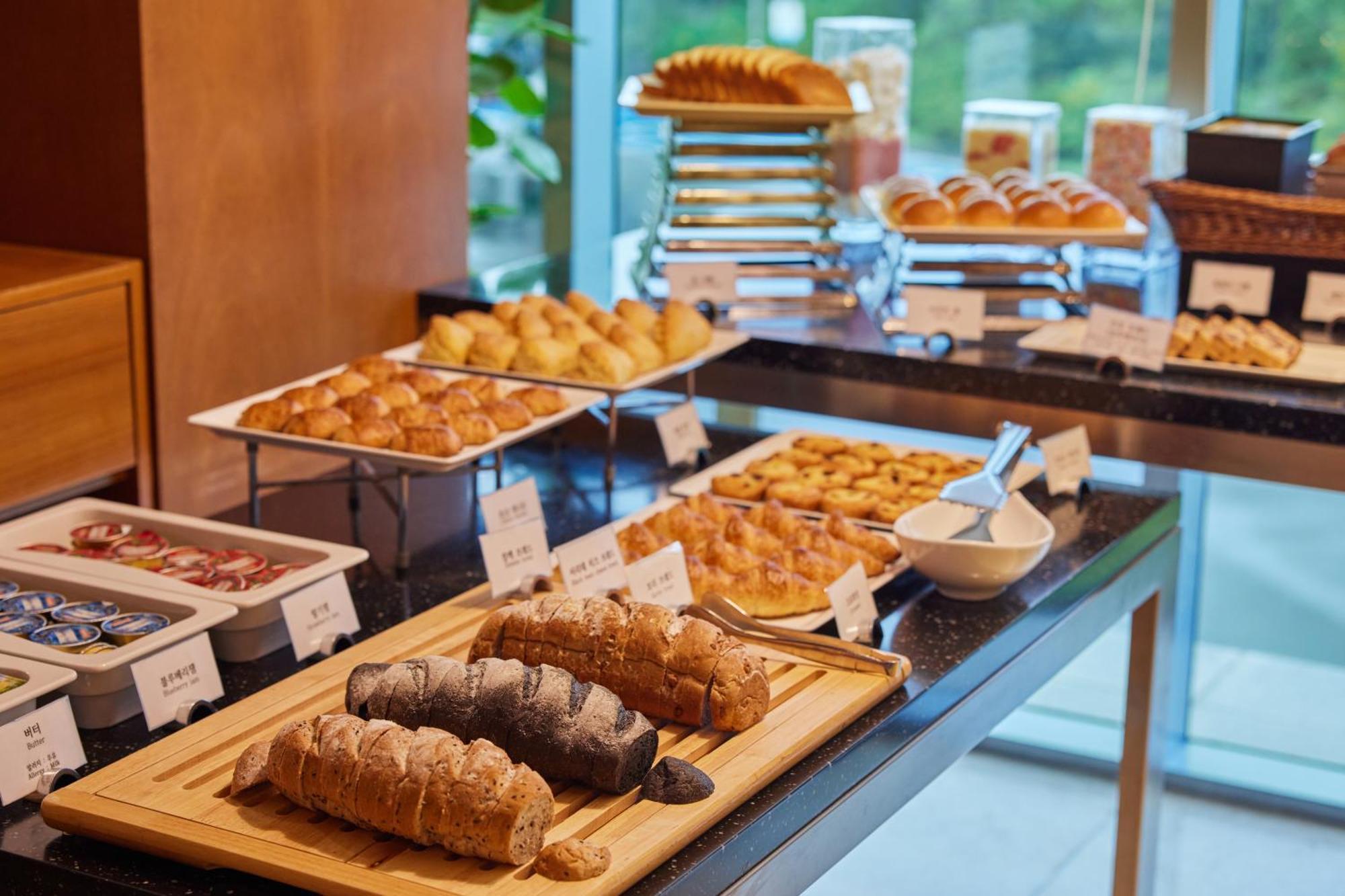 סאוגוויפו We Hotel Jeju מראה חיצוני תמונה