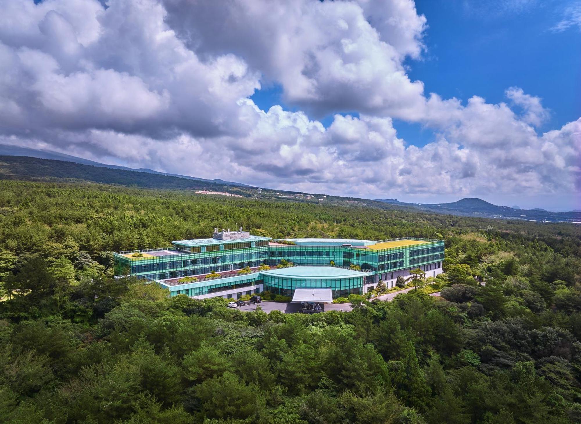 סאוגוויפו We Hotel Jeju מראה חיצוני תמונה